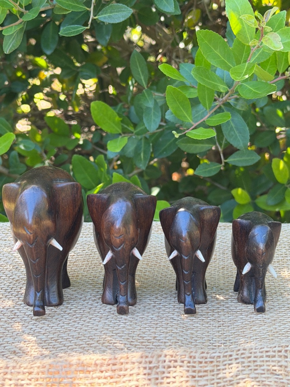 VTG Wood Elephant Set of 4 Hand Carved w/ Guide to Feng Shui Placement (& More) - Picture 6 of 16